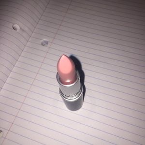 mac lipstick {aloof} shade